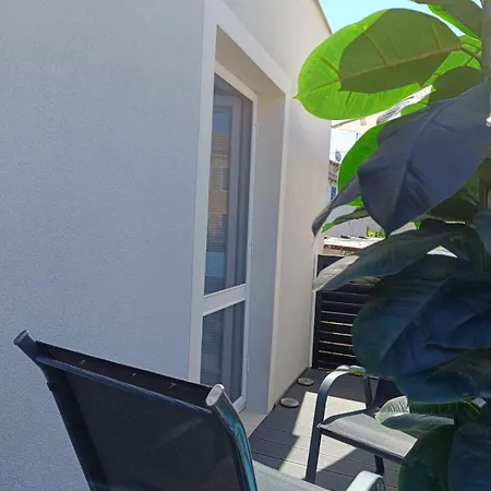 & Biograd Paszman Apartman *